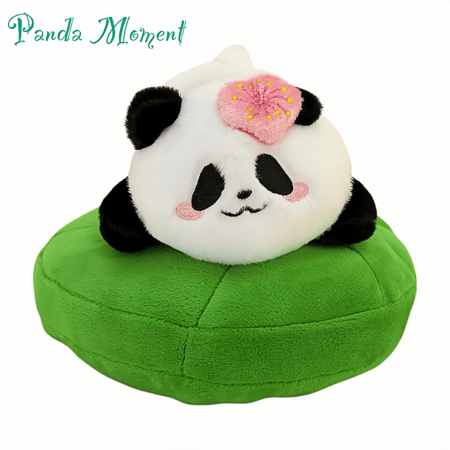 Hua Hua Panda ぬいぐるみ – 蓮をモチーフにしたパンダが、あらゆる瞬間に喜びをもたらします 🐼🌸