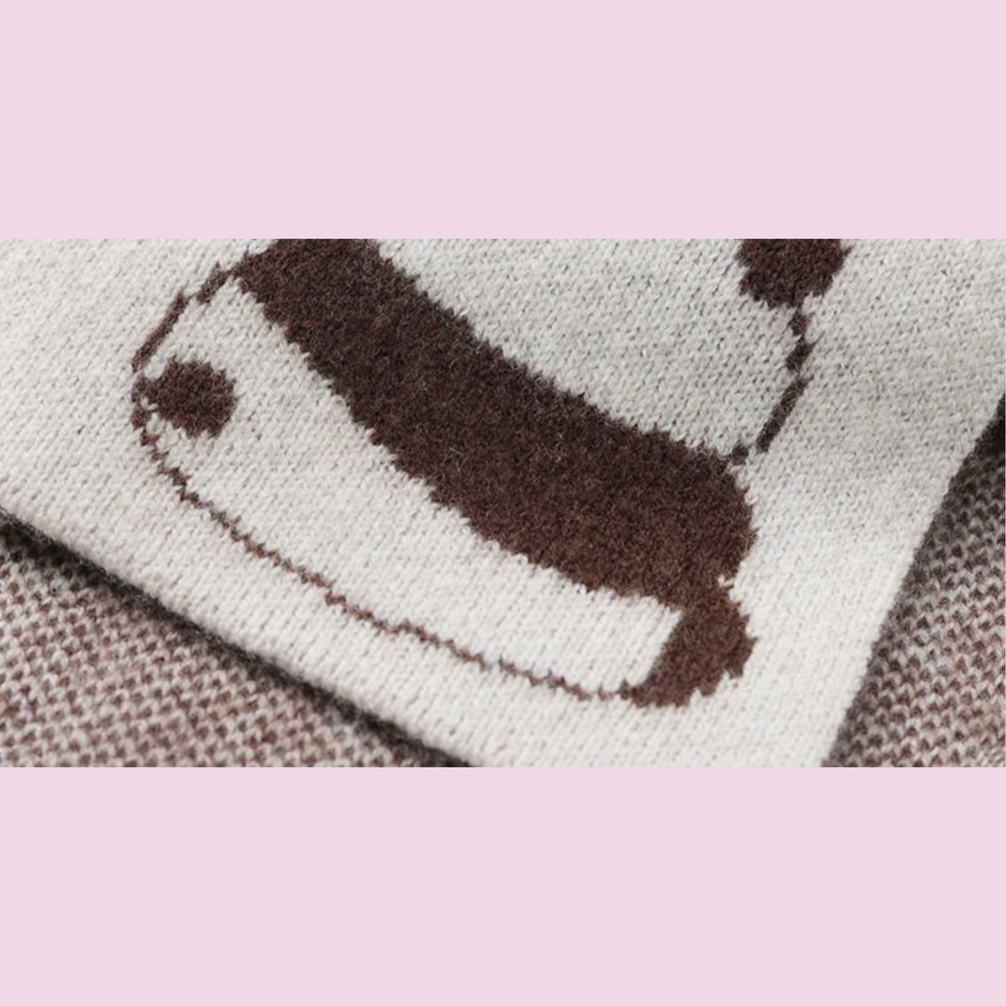 気まぐれなウールパンダスカーフ – パンダへの愛が感じられる、心地よい魅力🐼💫