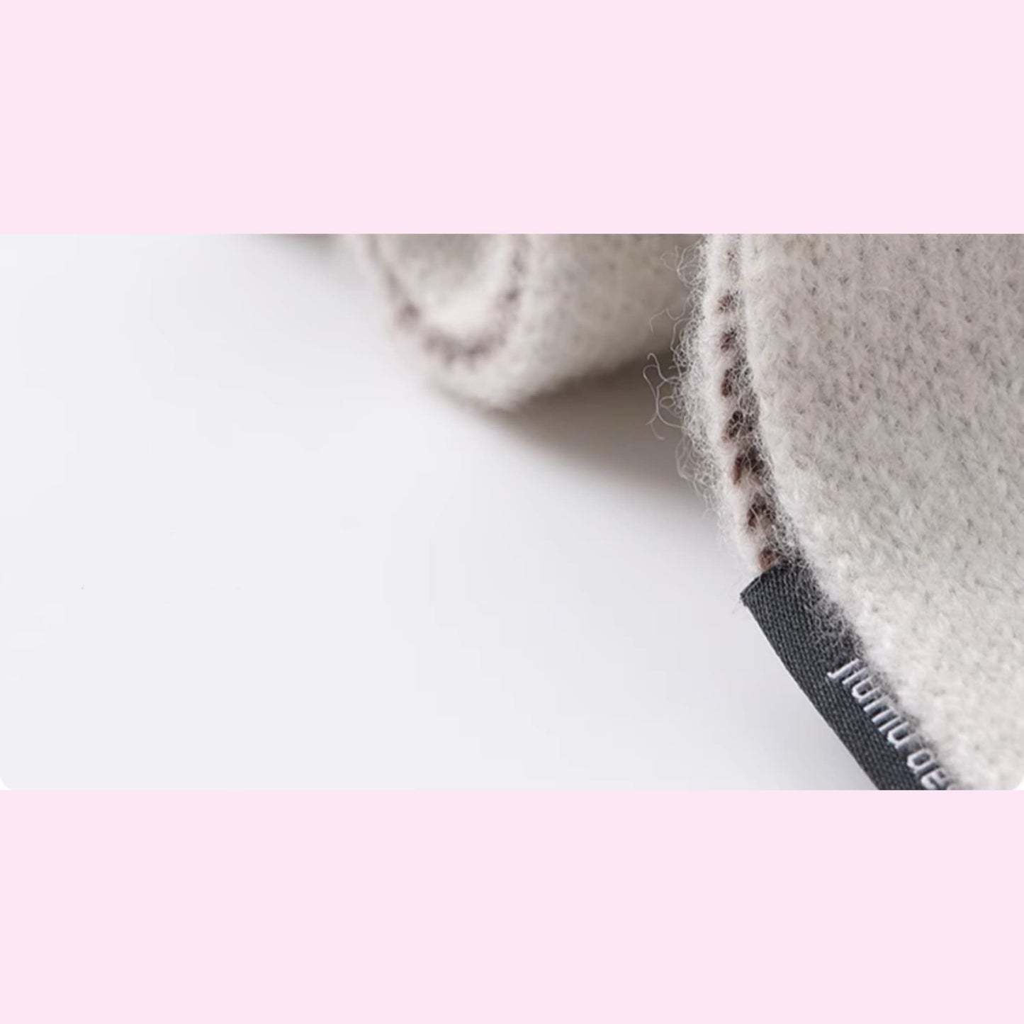 気まぐれなウールパンダスカーフ – パンダへの愛が感じられる、心地よい魅力🐼💫