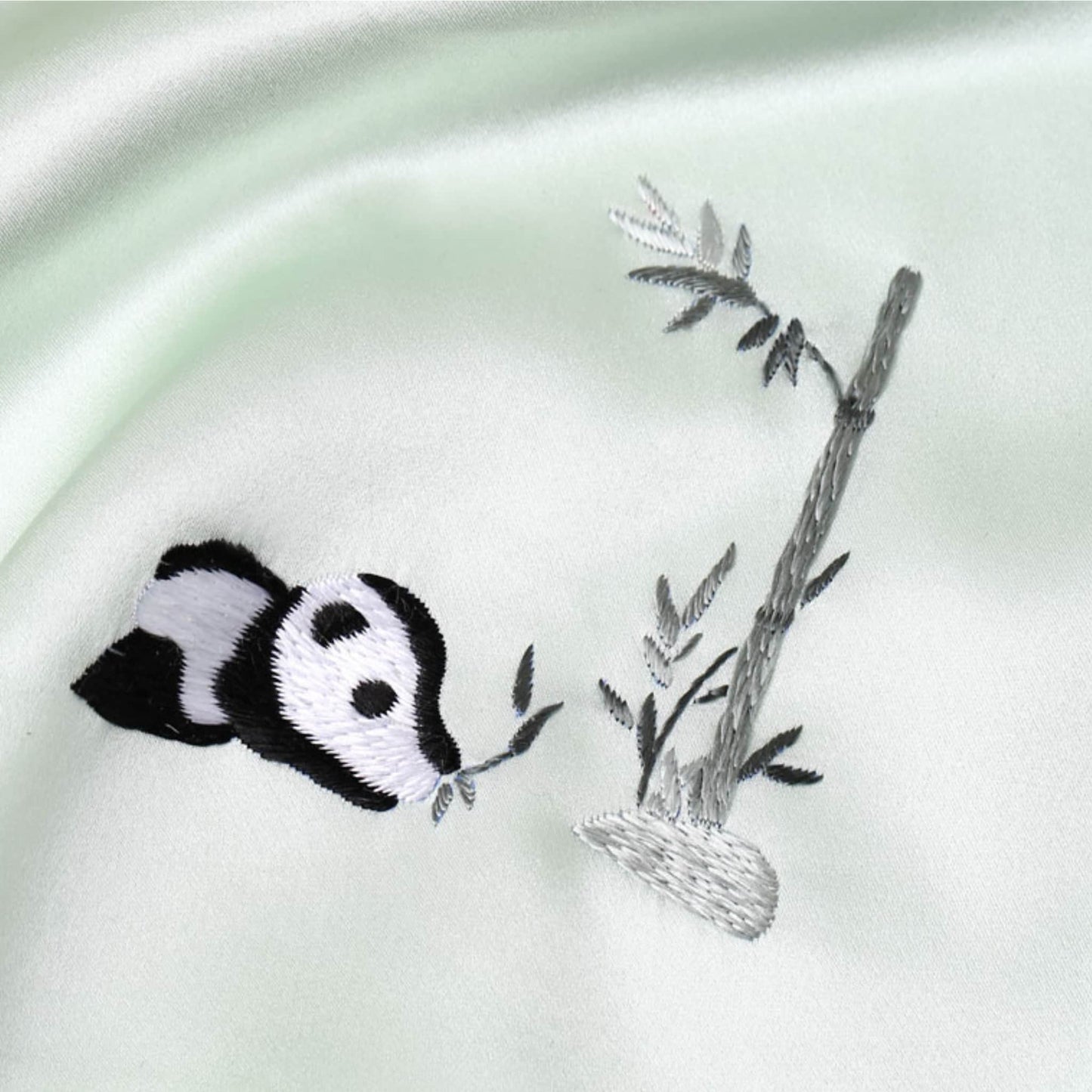 Bufanda de seda de panda: un toque de tradición y encanto 🐼💖