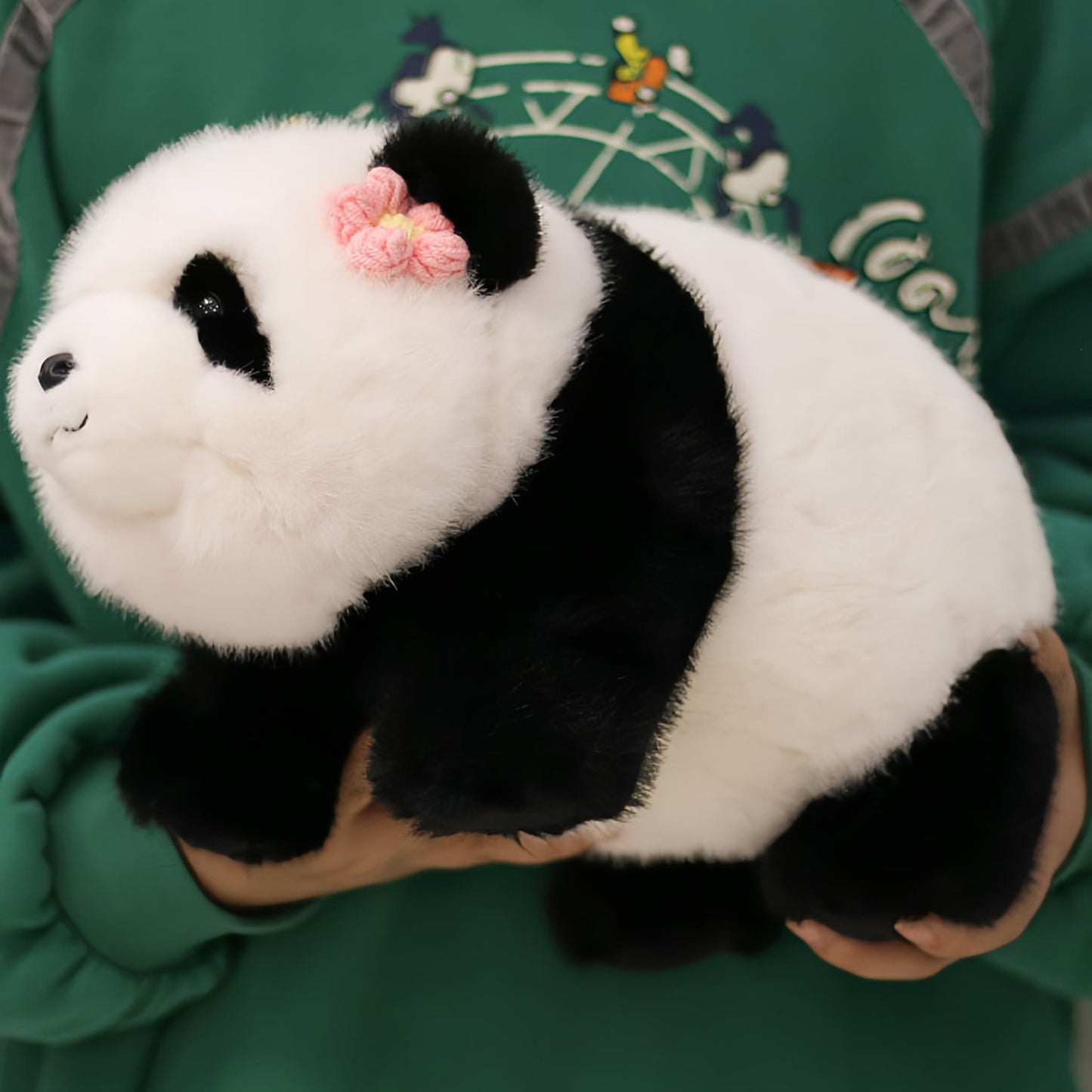 究極のパンダ抱きしめバディ - あらゆる年齢層に愛らしいパンダのぬいぐるみ。お子様にも大人にもぴったりのギフトです。