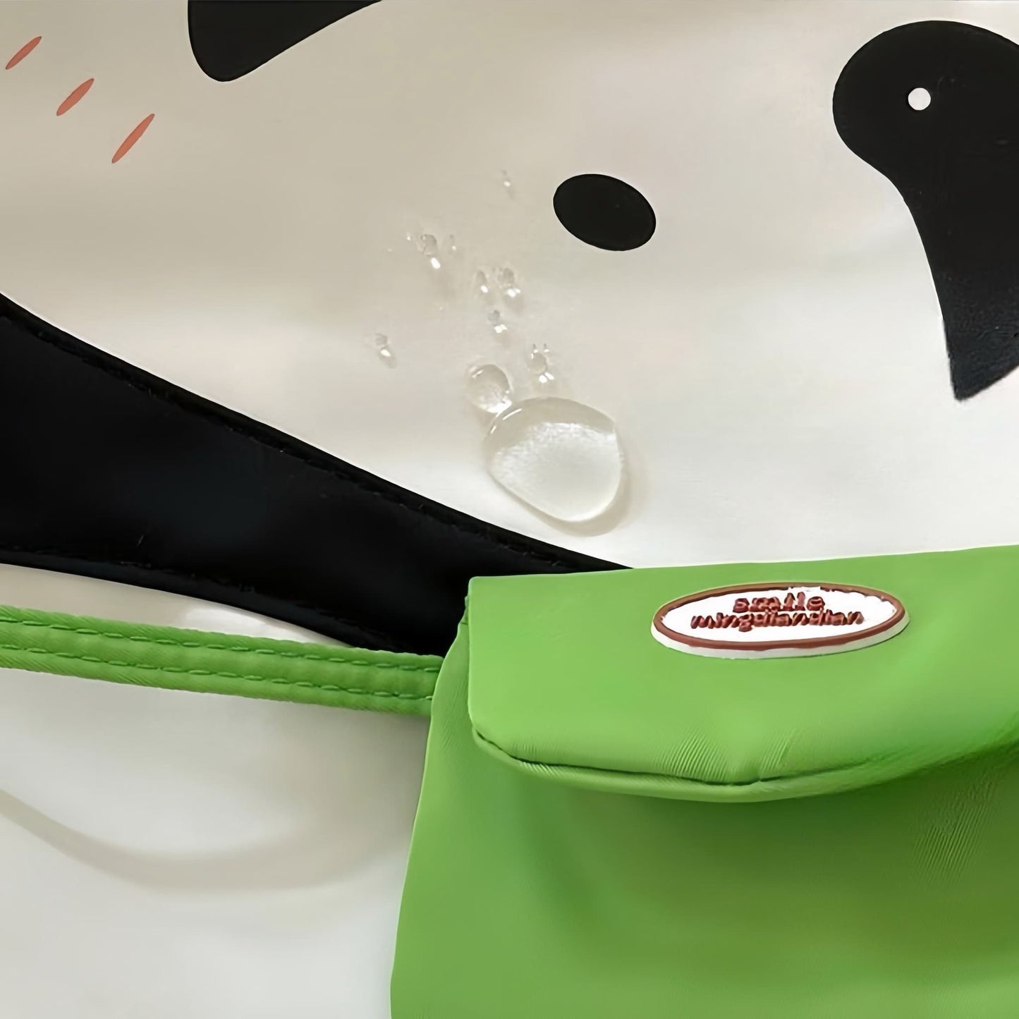 Bolso bandolera impermeable Panda: camina con estilo y brilla con el encanto de Panda