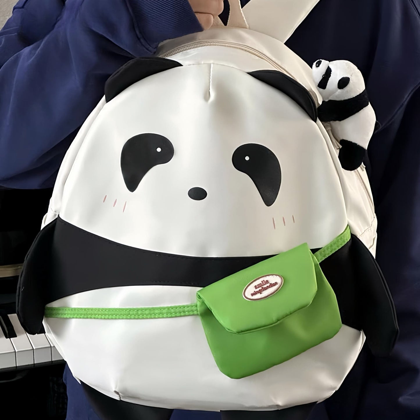 Bolso bandolera impermeable Panda: camina con estilo y brilla con el encanto de Panda