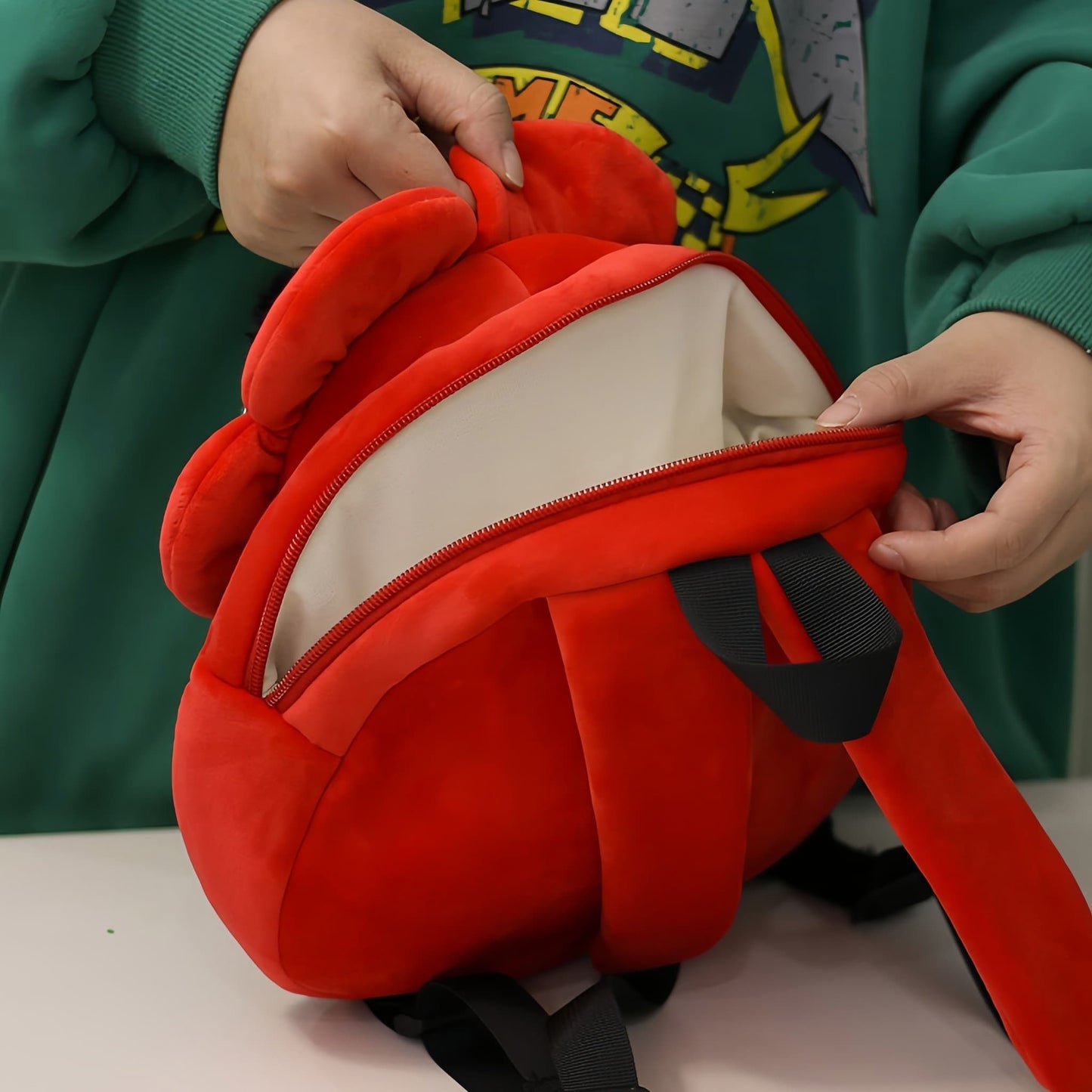 Mochila de peluche Hua Hua Panda: adorablemente única y lista para viajar contigo