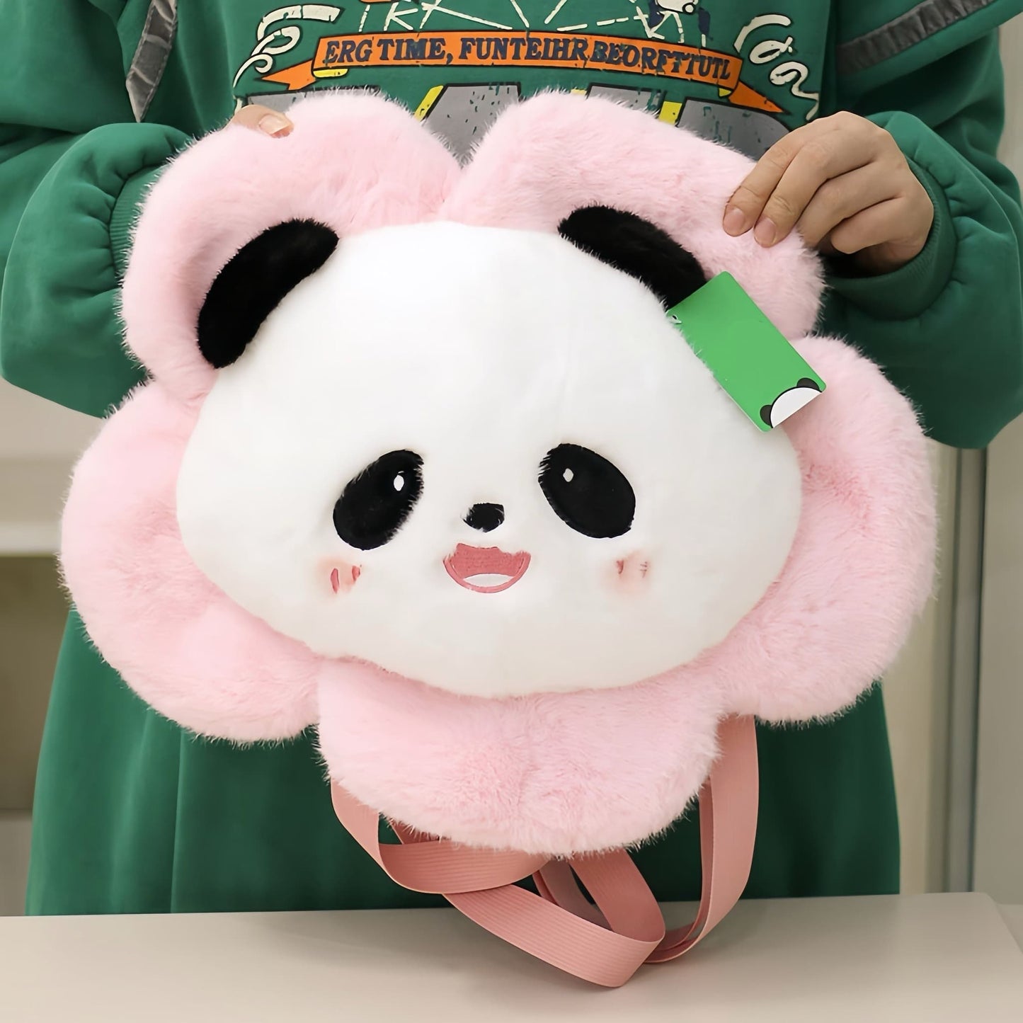 Mochila de peluche Panda Buddy: ternura que puedes llevar contigo