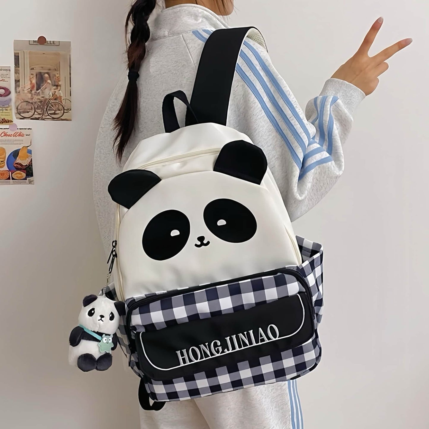 Mochila estilo panda: clásica en blanco y negro, divertida y funcional.