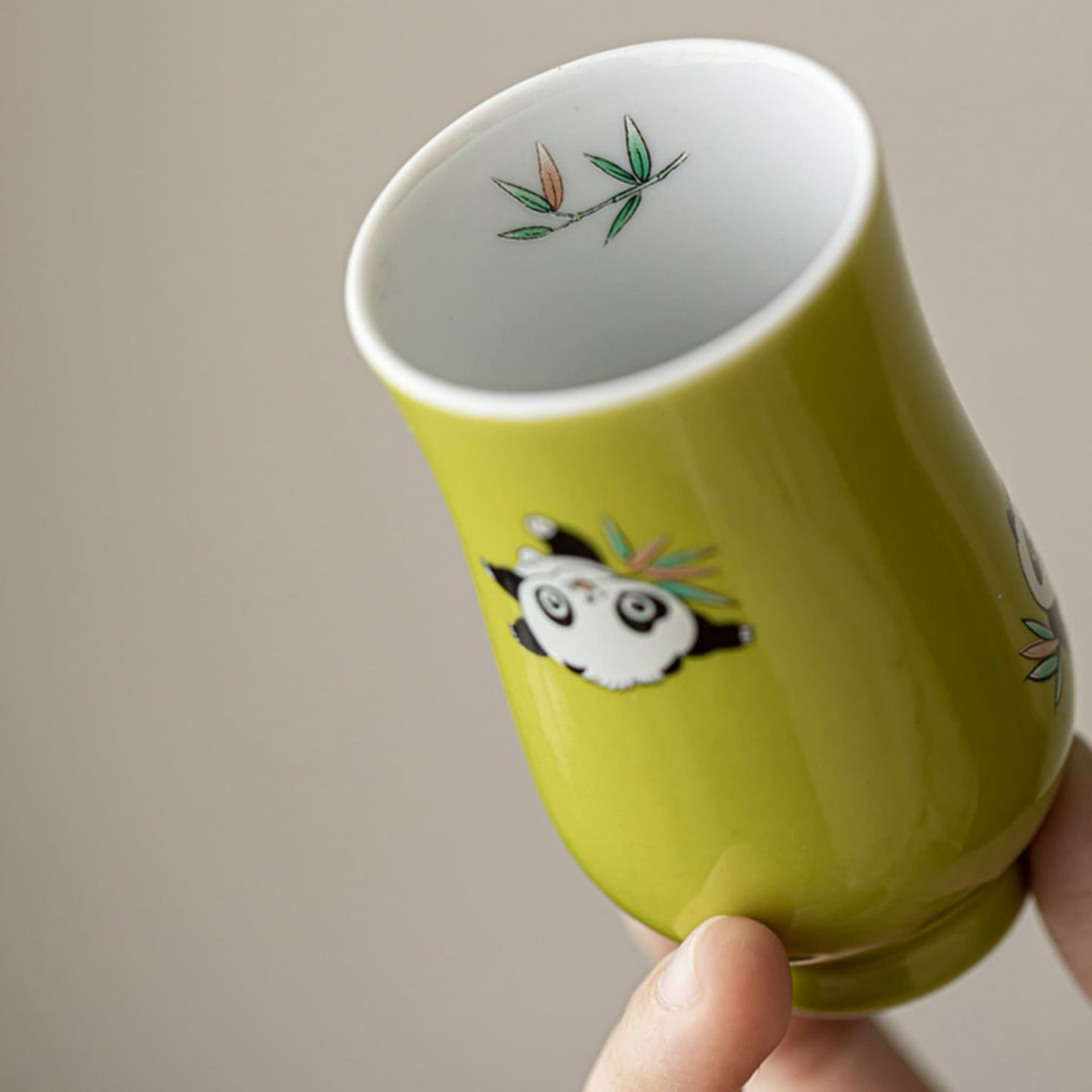 パンダの竹カップ – あらゆる飲み物にぴったりのパートナー ☕🐼
