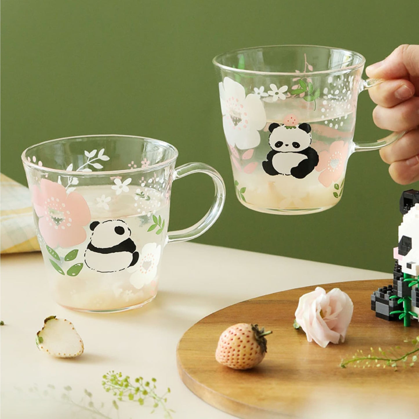 パンダのガラスカップ – 水分補給に最高にかわいい方法🐼💧