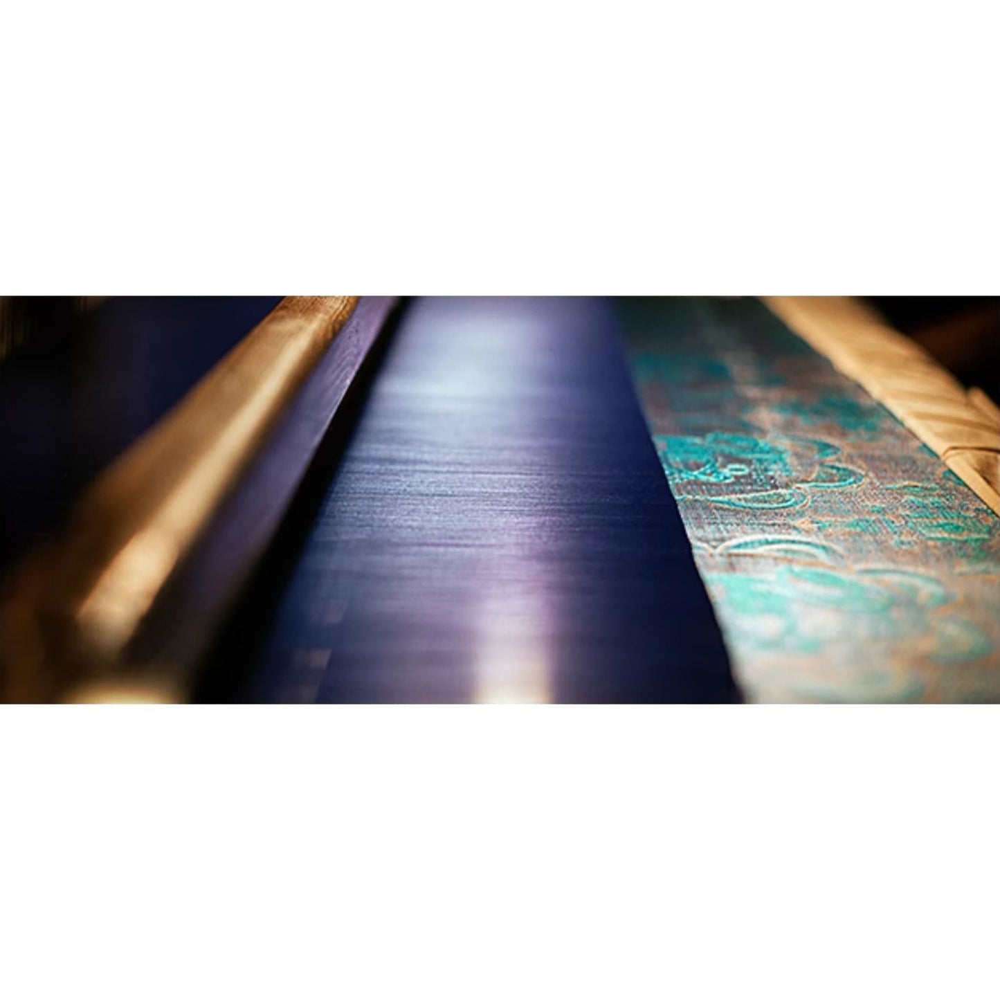 “Climbing Panda” Handwoven Silk Scroll – A Masterpiece of Intangible Cultural Heritage 🐼✨
