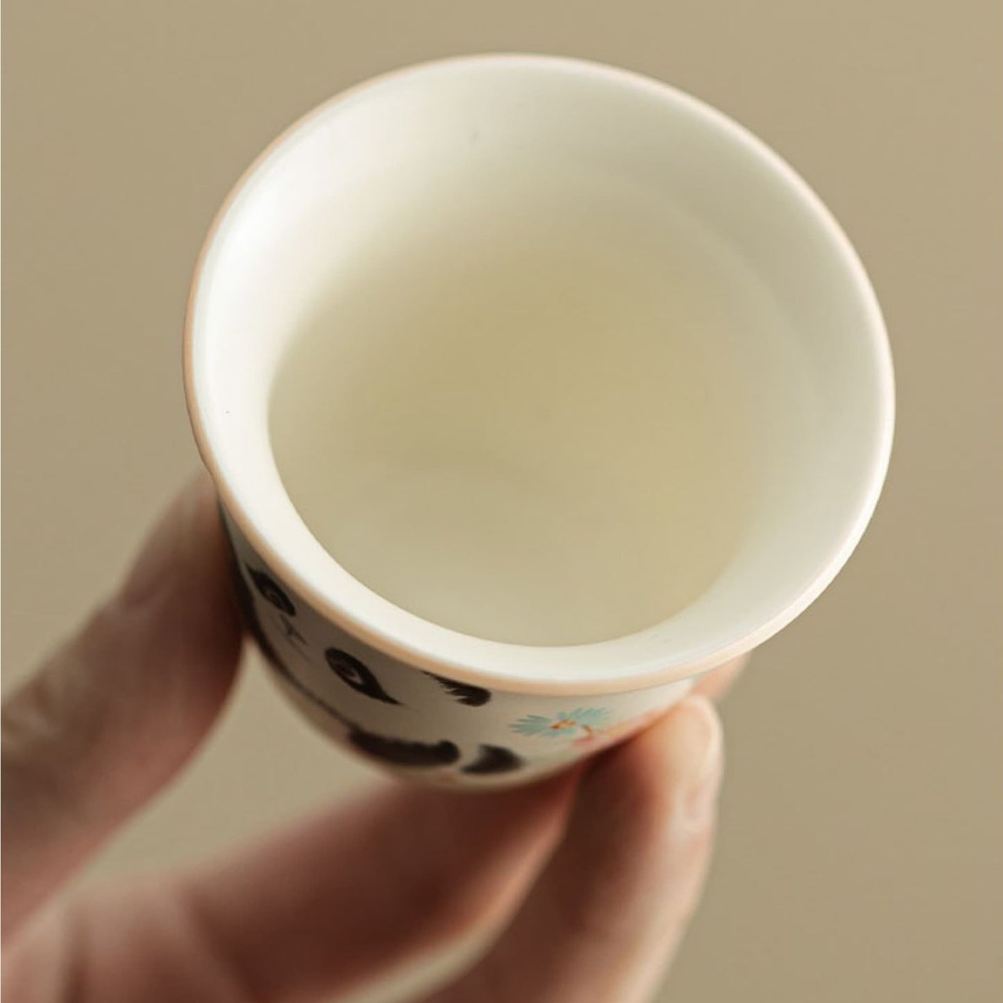 パンダティーセット – ティータイムにぴったりのお供 ☕🐼