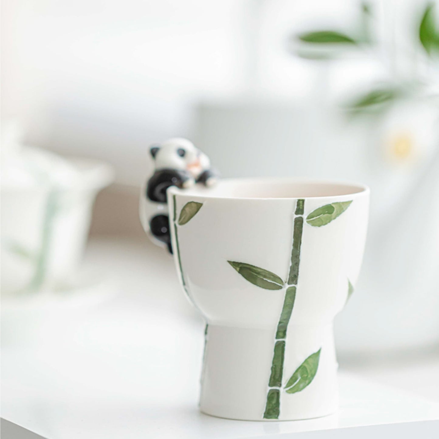 パンダティーカップ – 伝統、優雅さ、そして魅力の融合 🍵🐼
