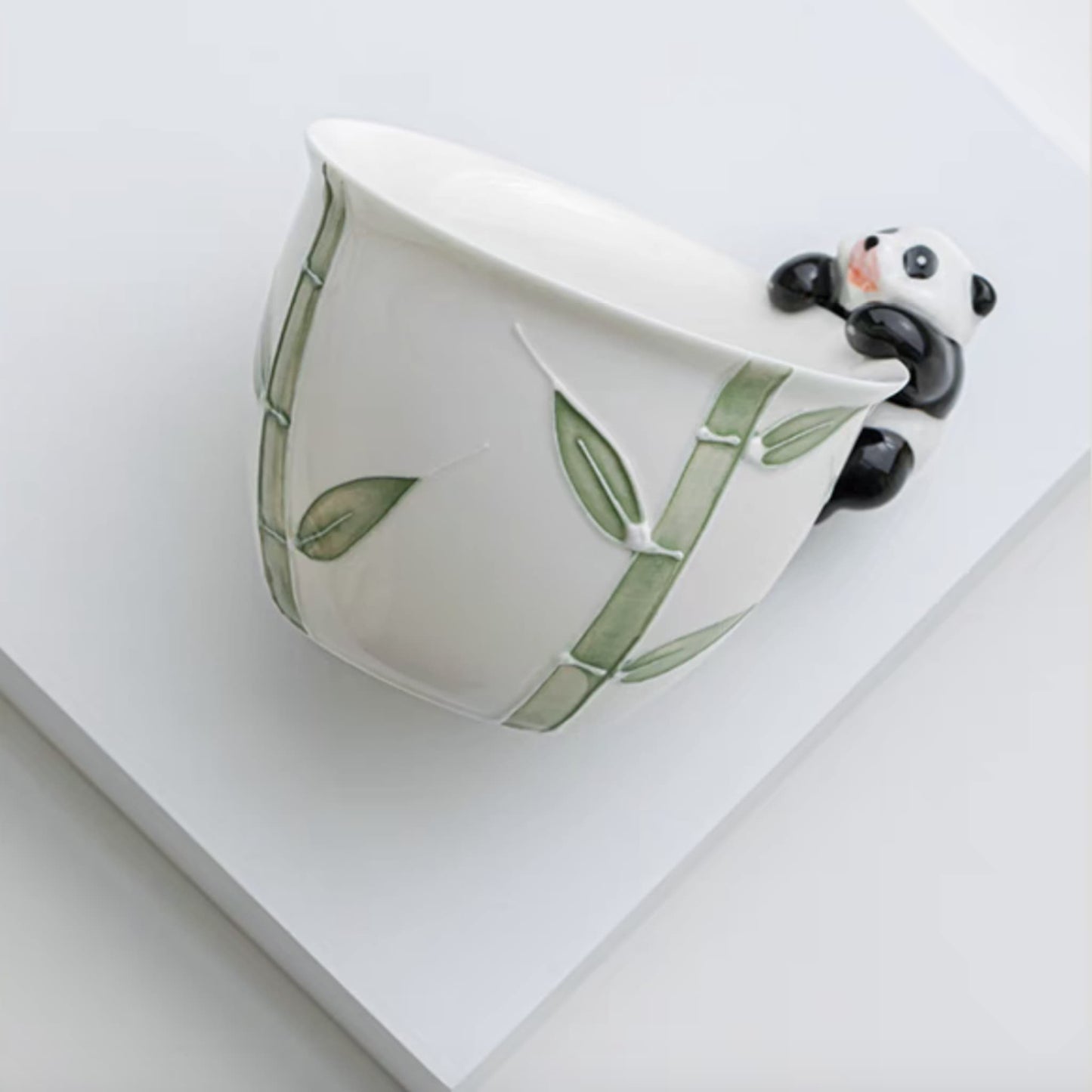 パンダティーカップ – 伝統、優雅さ、そして魅力の融合 🍵🐼