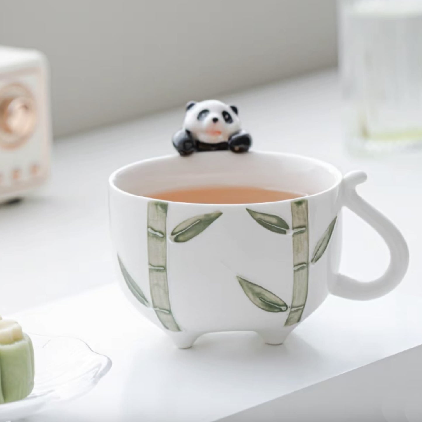 パンダティーカップ – 伝統、優雅さ、そして魅力の融合 🍵🐼