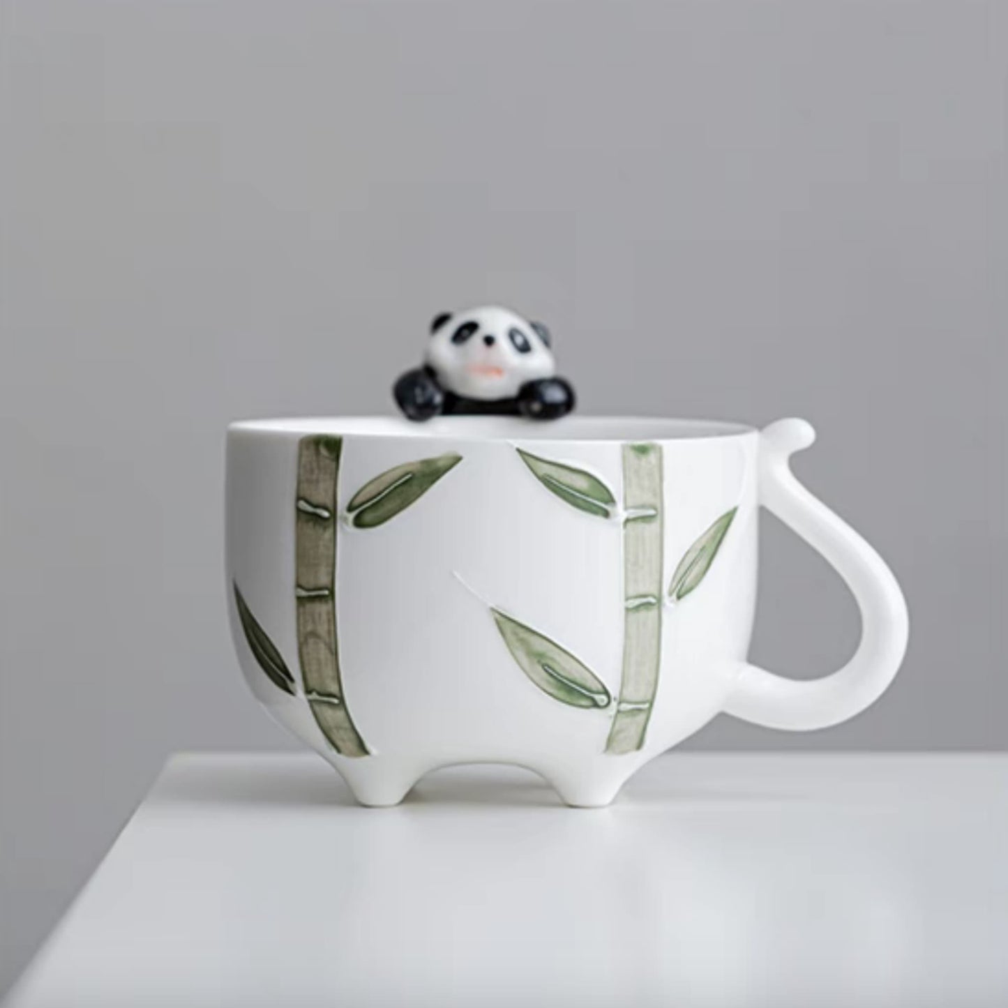 パンダティーカップ – 伝統、優雅さ、そして魅力の融合 🍵🐼