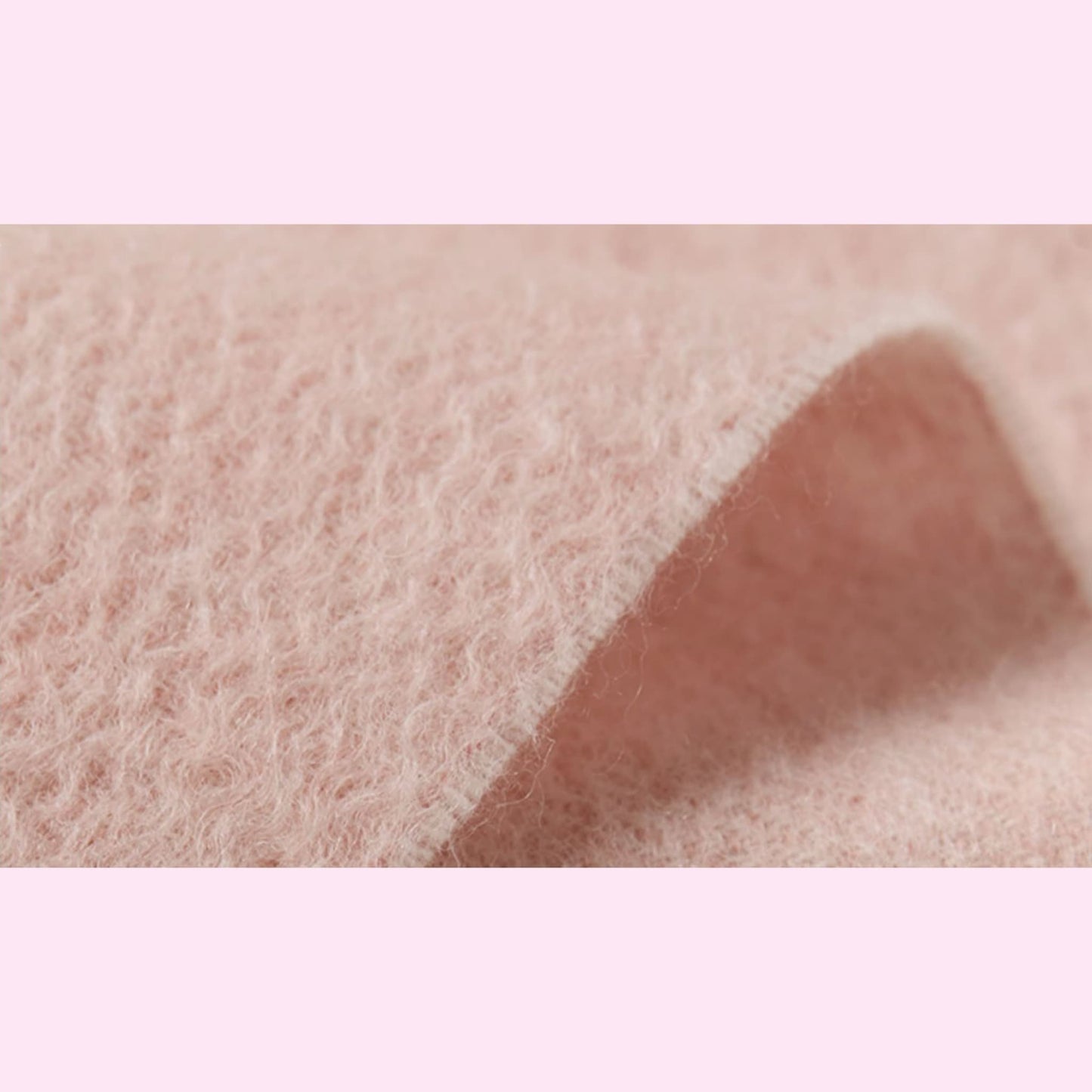 気まぐれなウールパンダスカーフ – パンダへの愛が感じられる、心地よい魅力🐼💫