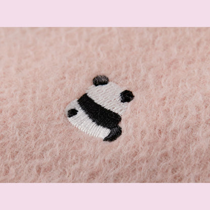 気まぐれなウールパンダスカーフ – パンダへの愛が感じられる、心地よい魅力🐼💫