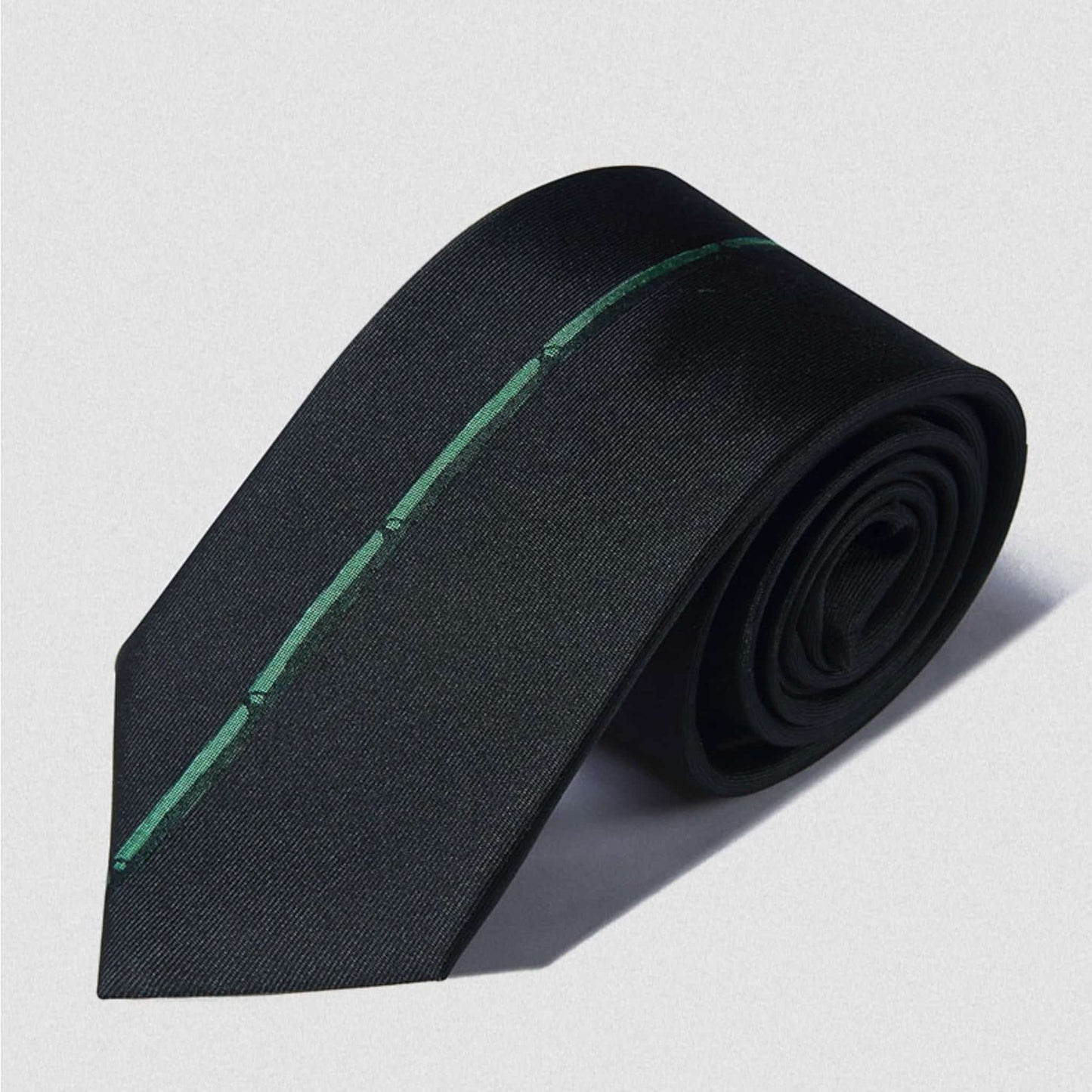 Corbata de seda Panda: un equilibrio perfecto entre elegancia y personalidad 🐼🎩