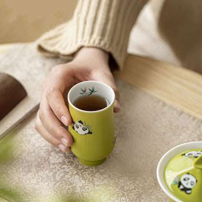 パンダの竹カップ – あらゆる飲み物にぴったりのパートナー ☕🐼