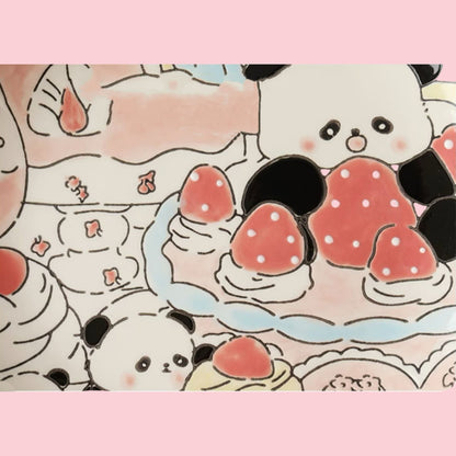 手描きのパンダマグカップとお揃いのスナックプレート – 魅力と工芸品がいっぱいのカップ🐼🎨