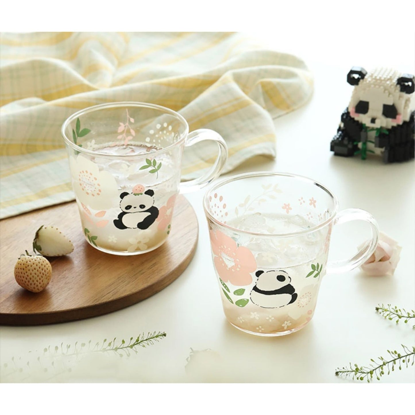 パンダのガラスカップ – 水分補給に最高にかわいい方法🐼💧