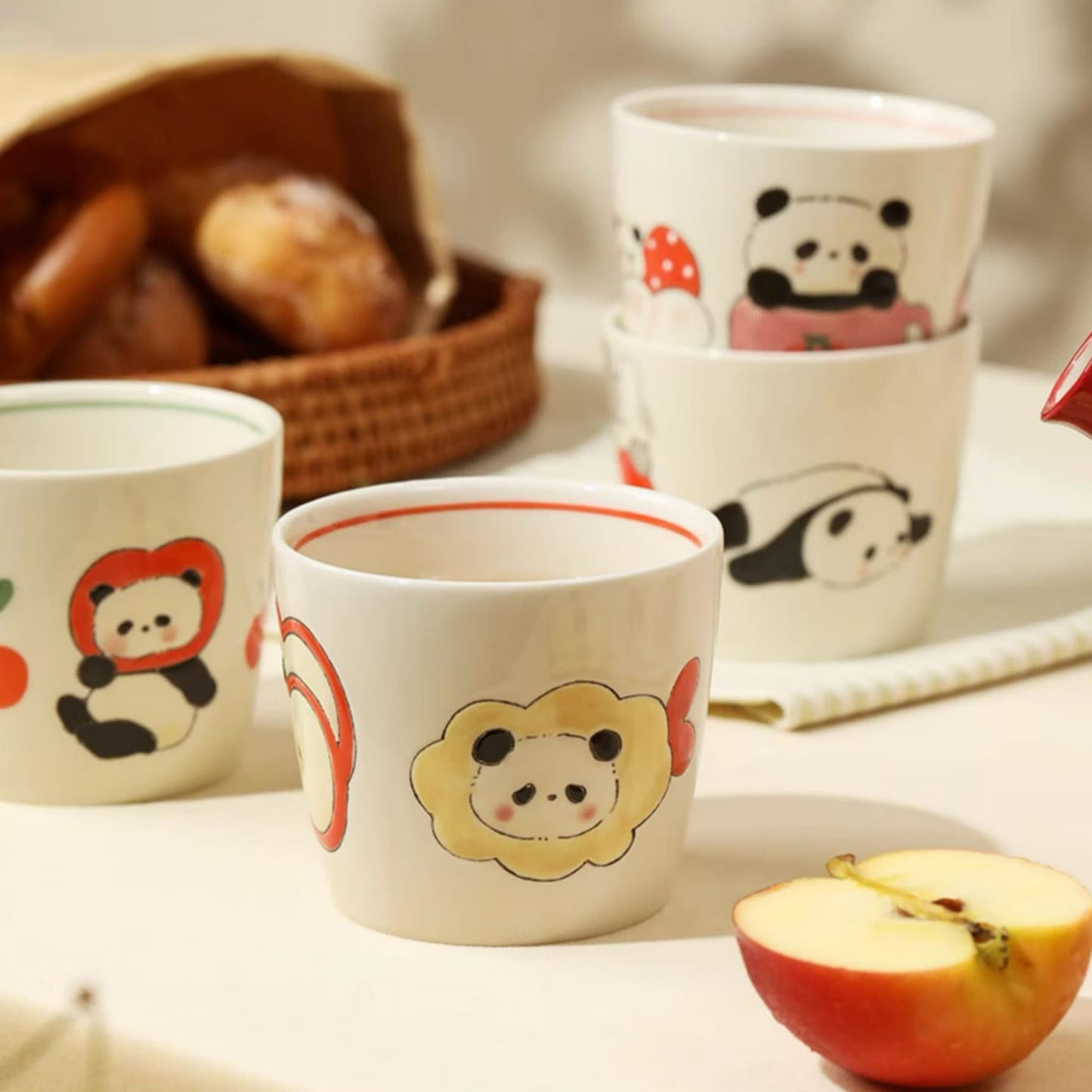パンダの陶器マグカップ – 飲み物を抱きしめる最高の贈り物🐼☕