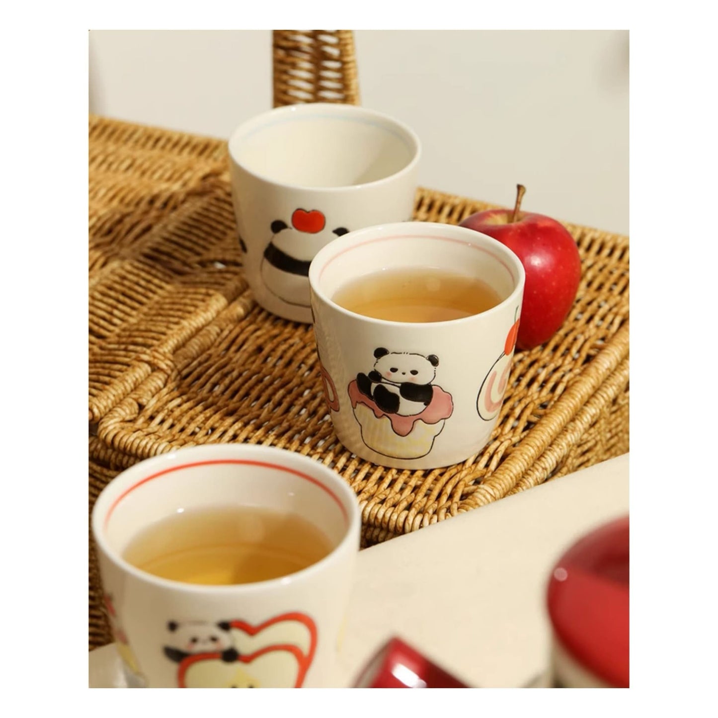 パンダの陶器マグカップ – 飲み物を抱きしめる最高の贈り物🐼☕