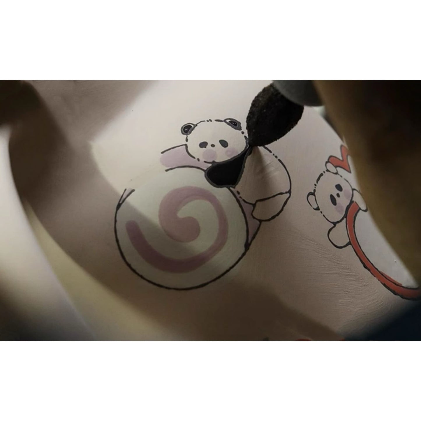パンダの陶器マグカップ – 飲み物を抱きしめる最高の贈り物🐼☕