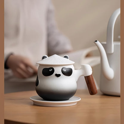 🐼 カンフー・パンダ セラミックマグカップセット – 蓋、トレイ、木製ハンドル付きのスタイリッシュなギフトマグカップ