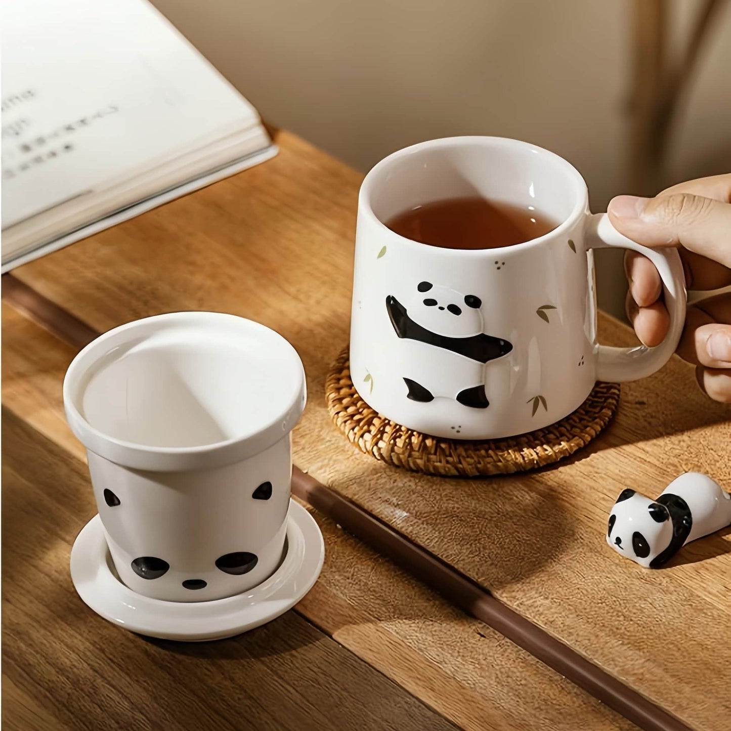 🐼 パンダセラミックマグカップ – スタイリッシュな高温焼成カップ、蓋と木製ハンドル付き、紅茶、コーヒー、ワインに最適