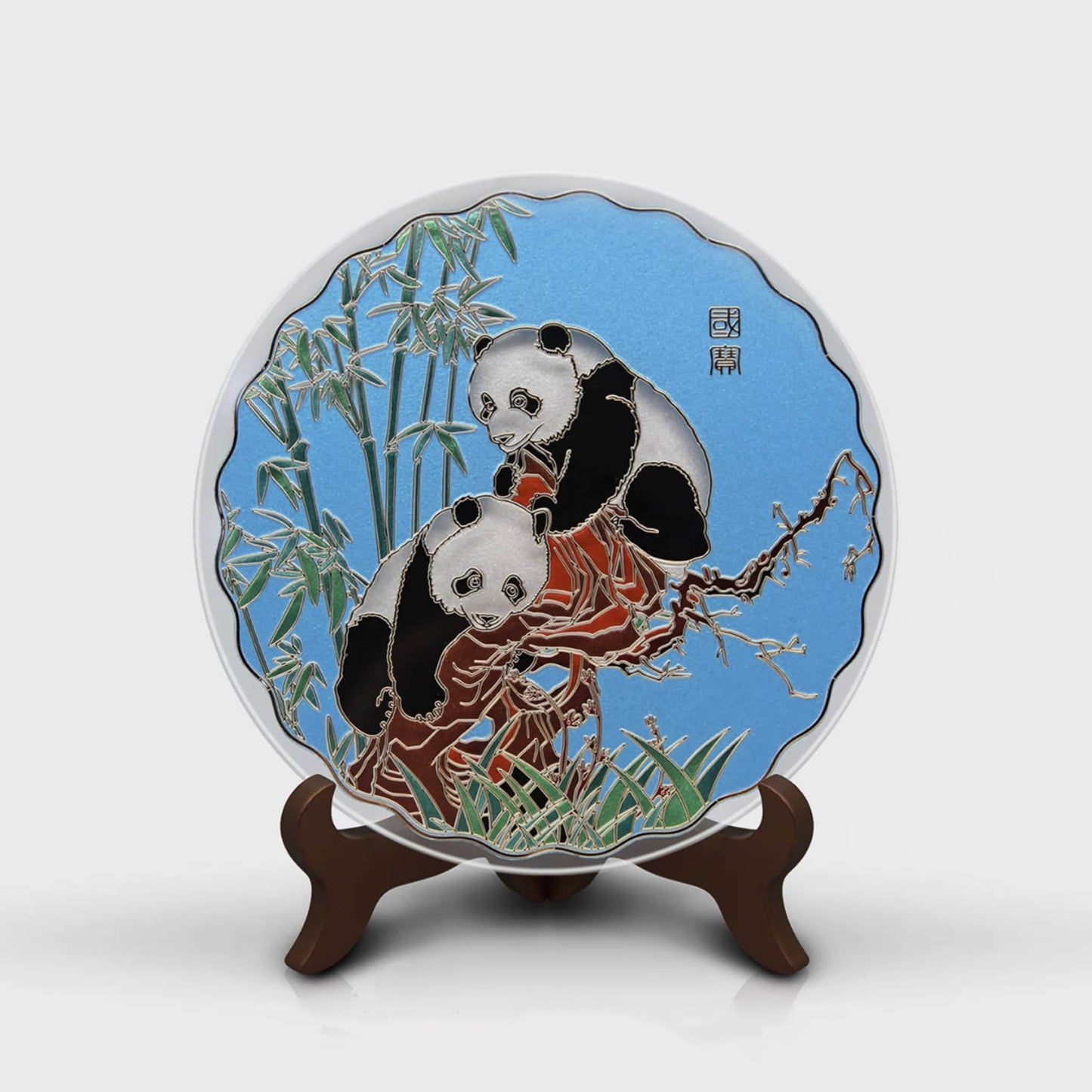 両面手彫りの芸術的なプレート – 現代の職人技の傑作🐼