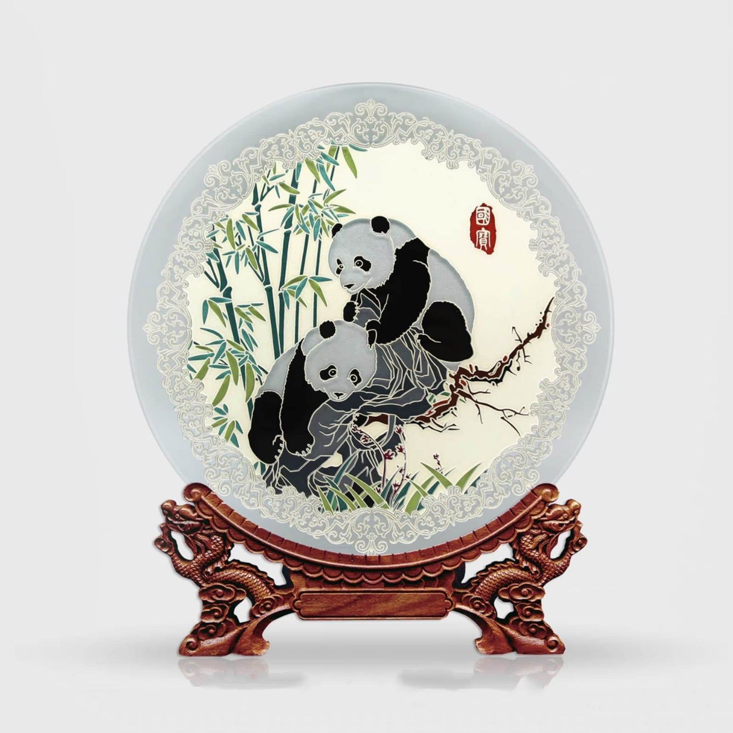 両面手彫りの芸術的なプレート – 現代の職人技の傑作🐼