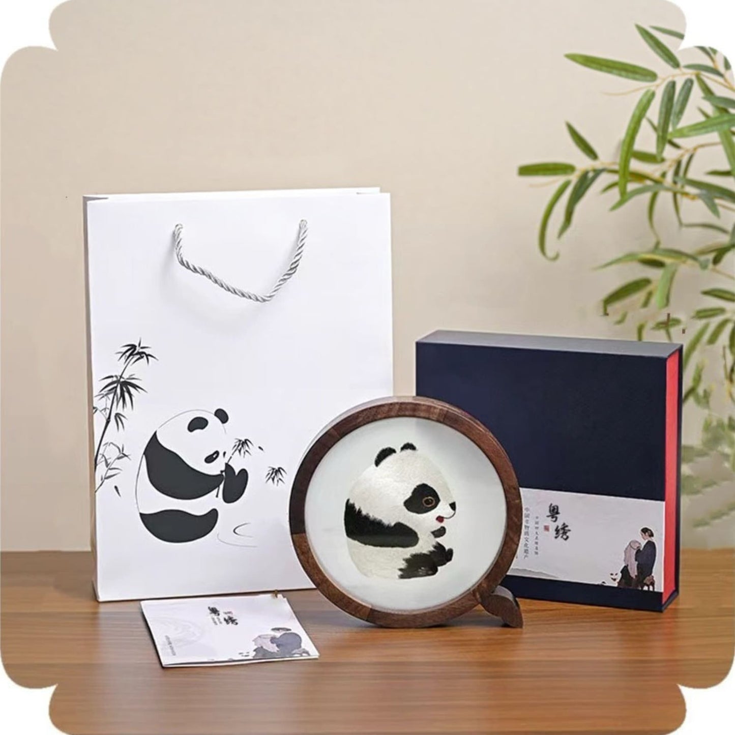 Su Xiu の手作り両面刺繍アート（ウォールナットフレーム）– 伝統の傑作 🐼