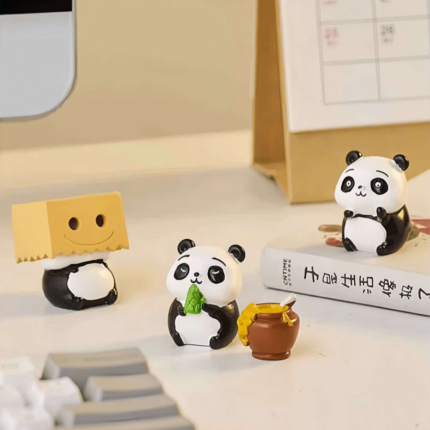 Adorno de resina con temática de panda: una decoración encantadora para cualquier espacio
