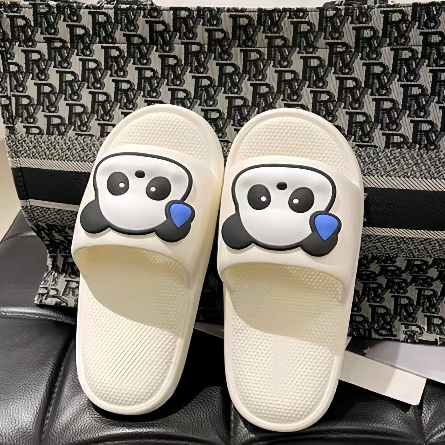 🐼 Panda Charm Slippers – Irresistible Comfort & Style